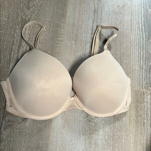 PINK Victoria's Secret Nude Light T-Shirt Bra